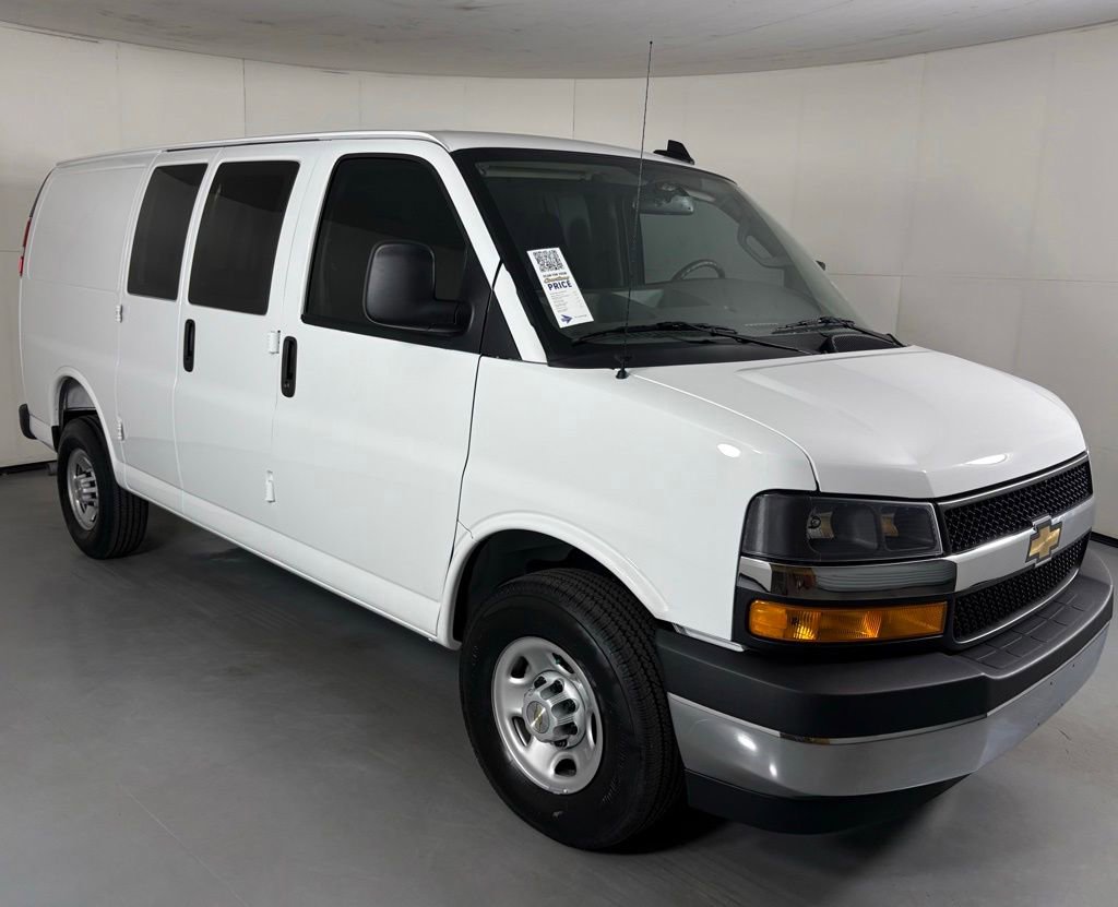 Used 2025 Chevrolet Express 2500 w/ Driver Convenience Package RWD image 2