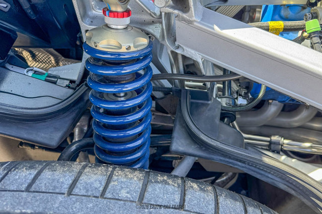 Used 2005 Ford GT RWD image 18