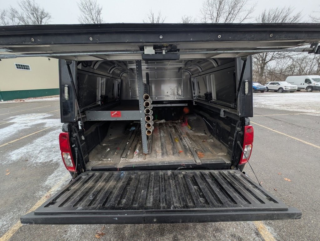Used 2021 Nissan Frontier SV w/ Midnight Edition Floor Mats image 11