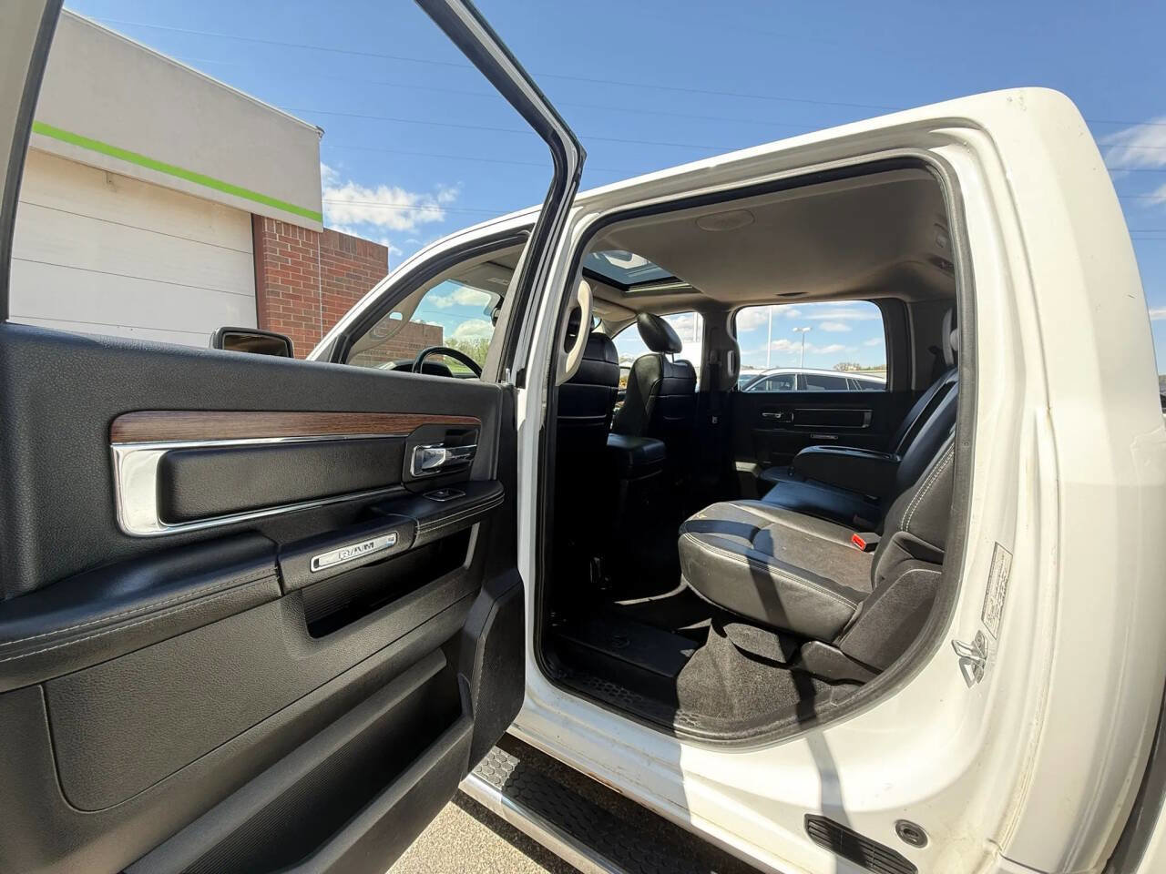 Used 2013 RAM 1500 Laramie w/ Convenience Group AWD/4WD image 23