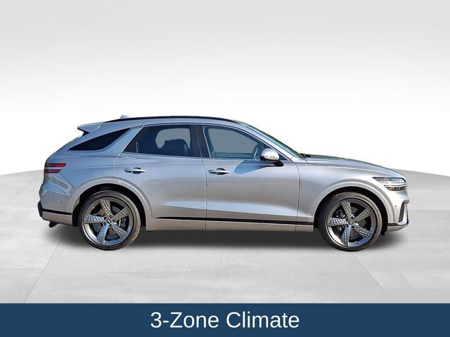 Used 2022 Genesis GV70 3.5T Sport w/ Sport Prestige Package AWD/4WD image 9