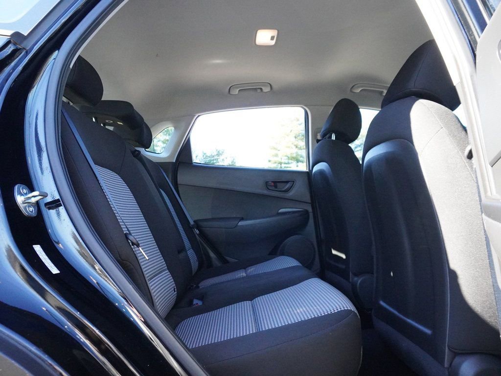 Used 2023 Hyundai Kona SE w/ Cargo Package image 33