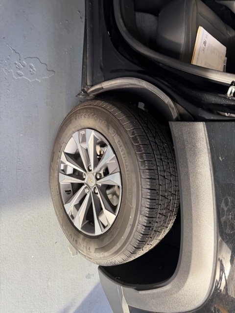 Used 2025 Chevrolet Equinox LT w/ Convenience Package II image 9