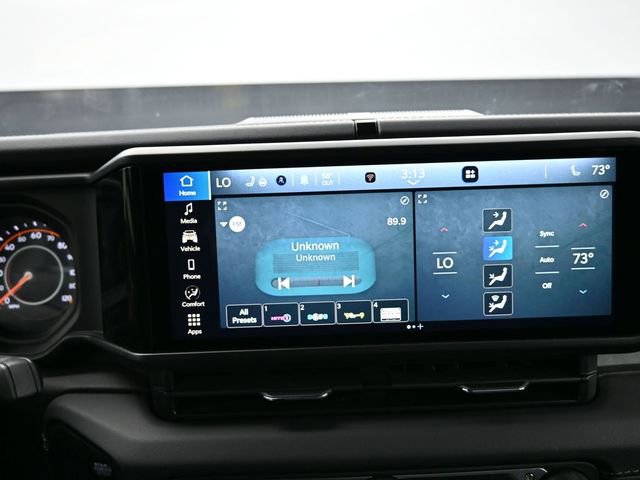 Used 2025 Jeep Wrangler Sahara image 19