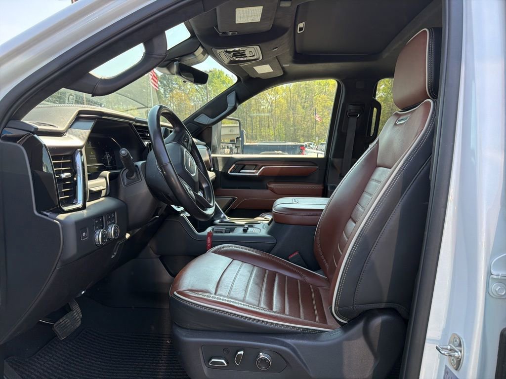 Used 2024 GMC Sierra 2500 Denali Ultimate AWD/4WD image 3