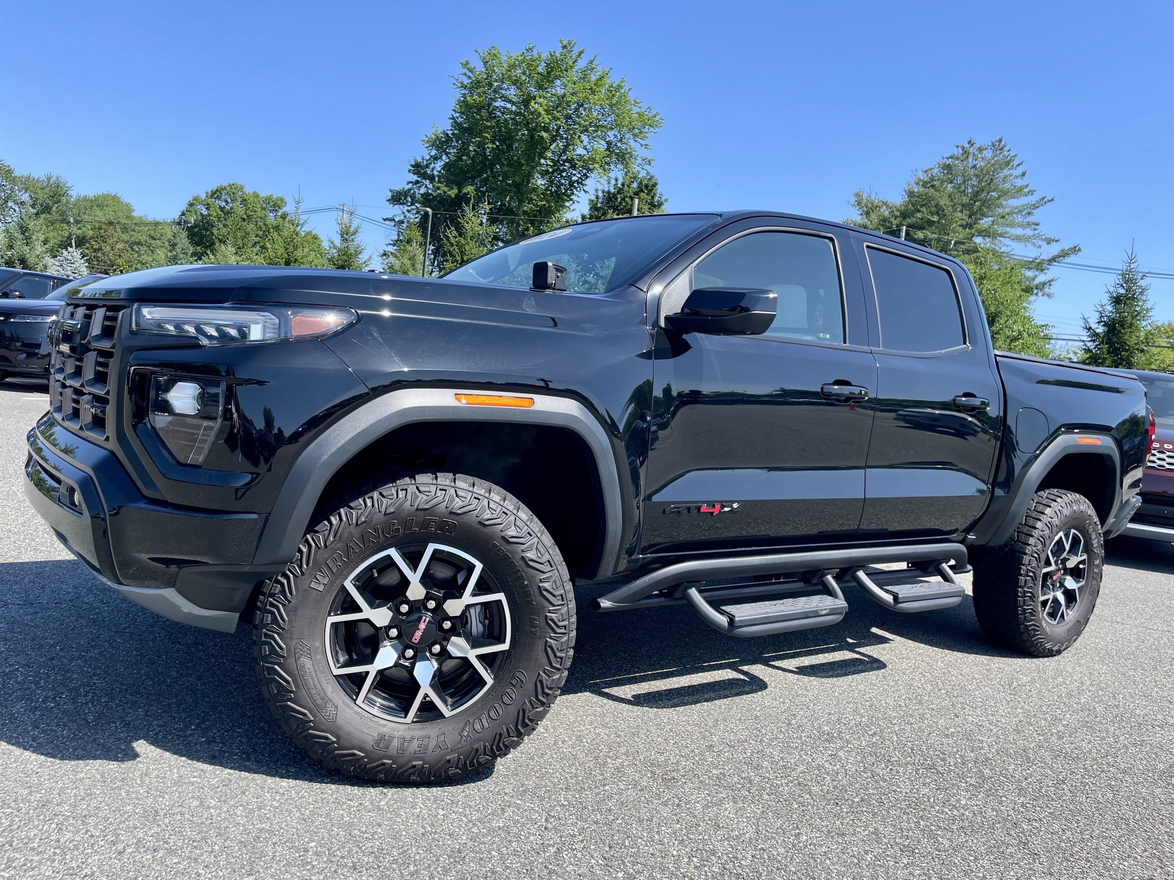Used 2024 GMC Canyon AT4X AWD/4WD image 35
