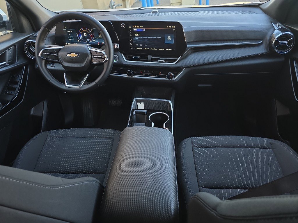 Used 2025 Chevrolet Equinox LT image 20