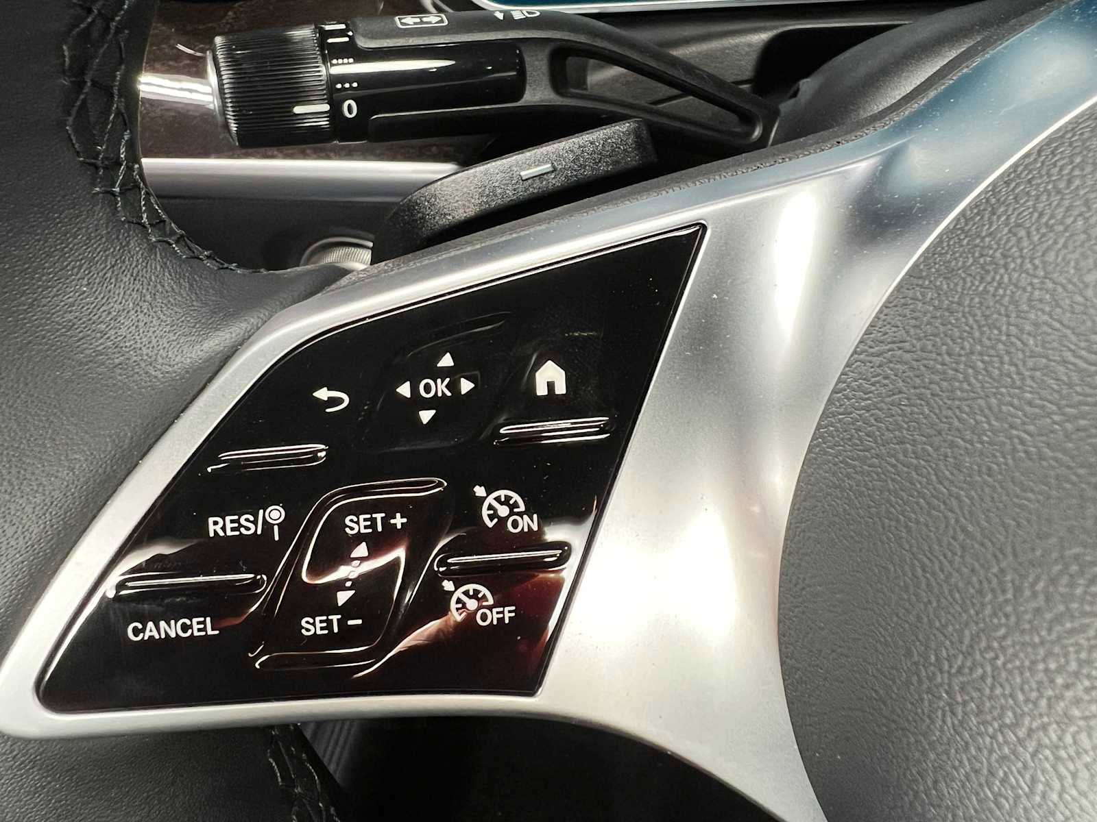 Used 2025 Mercedes-Benz C 300 4MATIC Sedan image 29