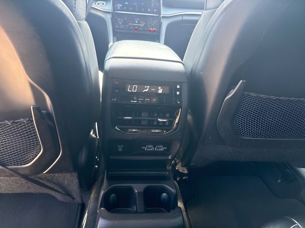 Used 2023 Jeep Grand Cherokee L Limited AWD/4WD image 22