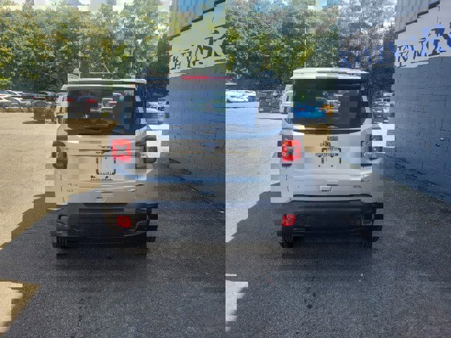 Used 2021 Jeep Renegade Latitude w/ Convenience Group image 7