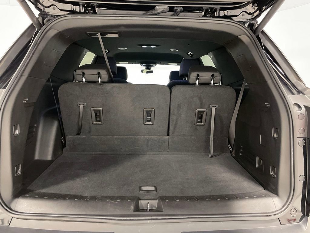 Used 2023 Chevrolet Traverse LT image 5