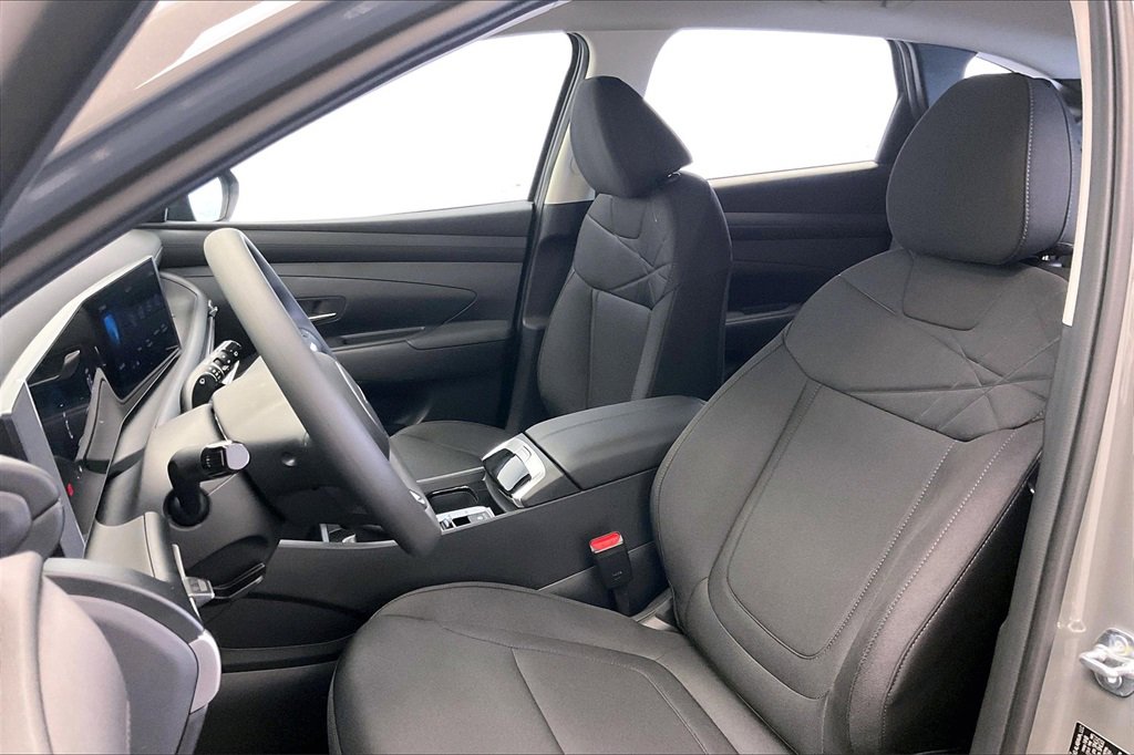New 2026 Hyundai Tucson SE image 9