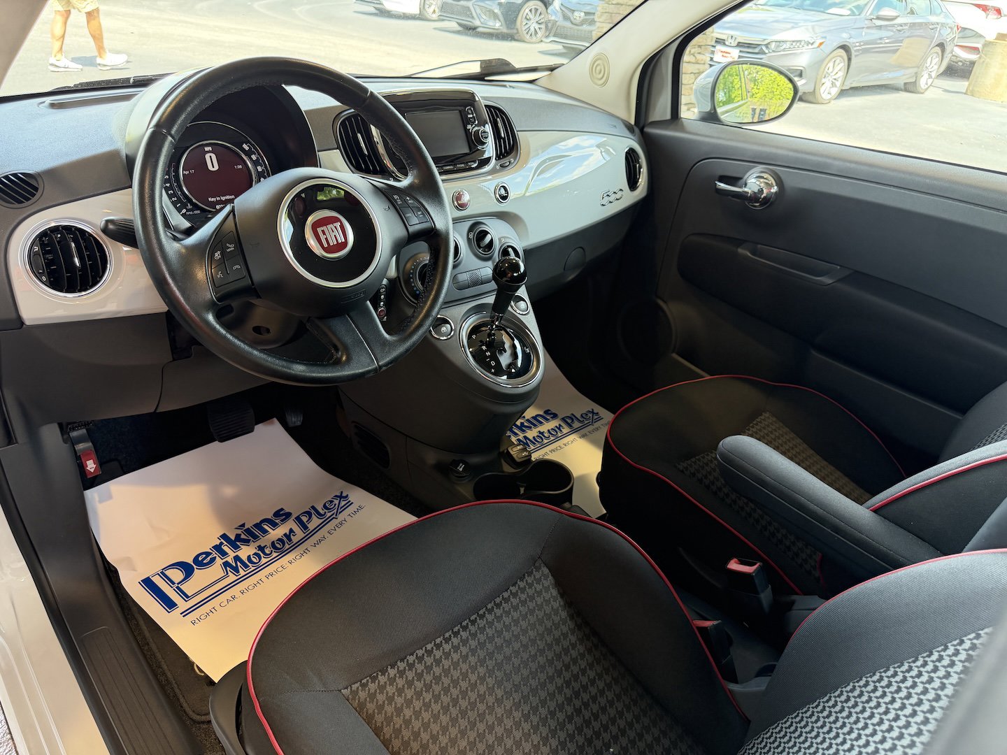 Used 2017 FIAT 500 Pop FWD image 13