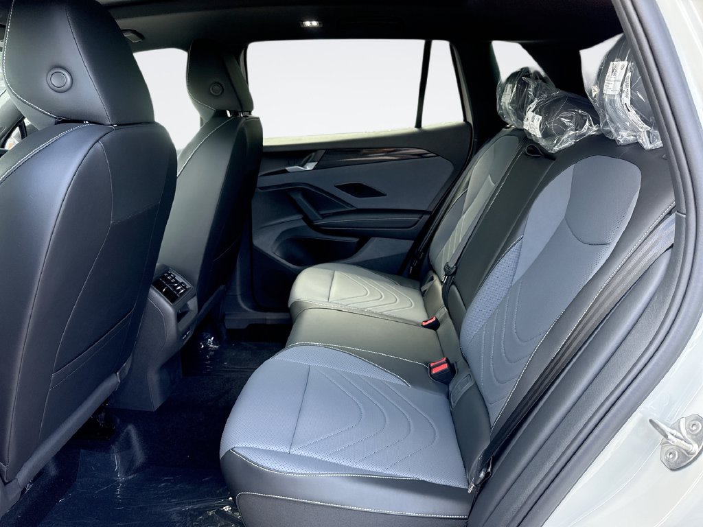New 2026 Volkswagen Tiguan SE R-Line AWD/4WD image 25