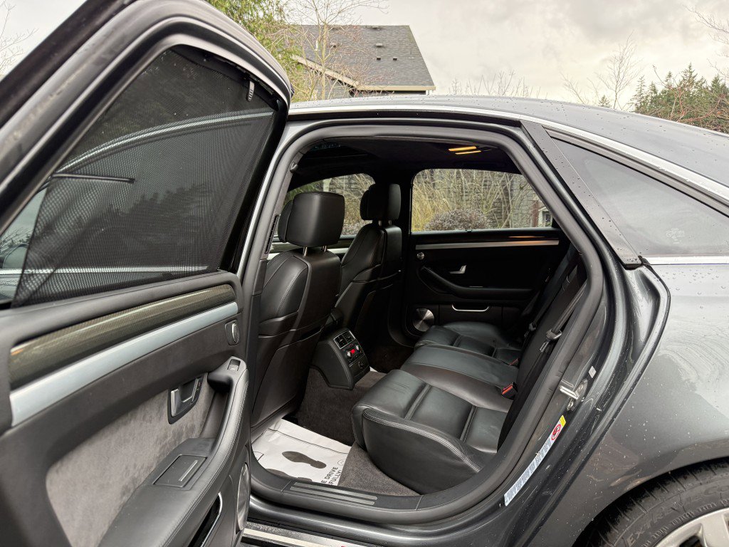 Used 2009 Audi S8 image 22