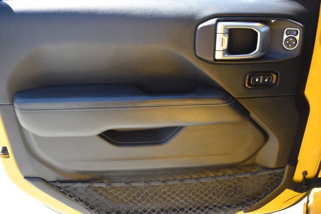 Used 2018 Jeep Wrangler Unlimited Sahara AWD/4WD image 12