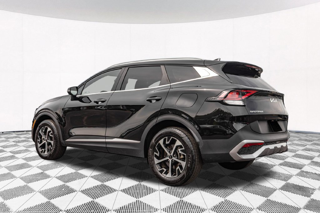 Used 2025 Kia Sportage EX AWD/4WD image 8
