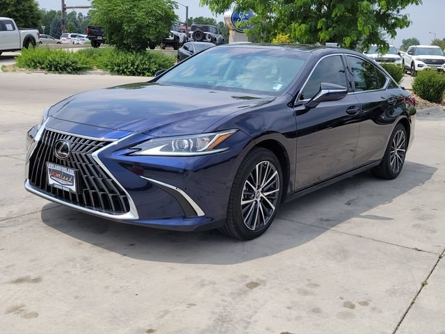 Used 2025 Lexus ES 300h w/ Premium Package FWD image 4