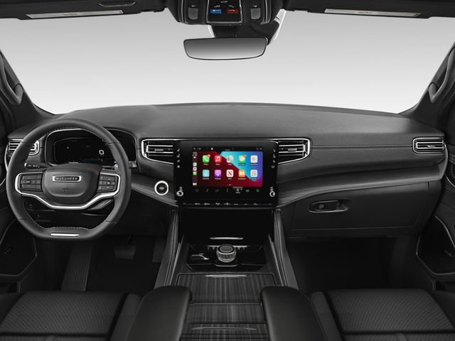 Used 2025 Jeep Grand Wagoneer L Series III w/ Rear-Seat Entertainment Group AWD/4WD image 3