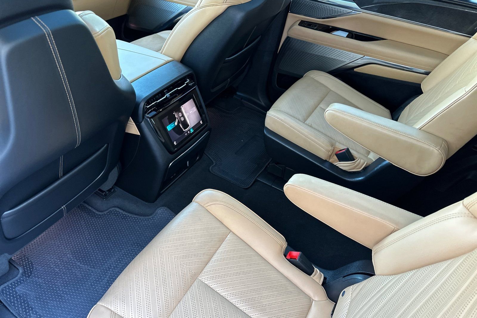 Used 2025 Cadillac Escalade IQ Sport 2 image 13