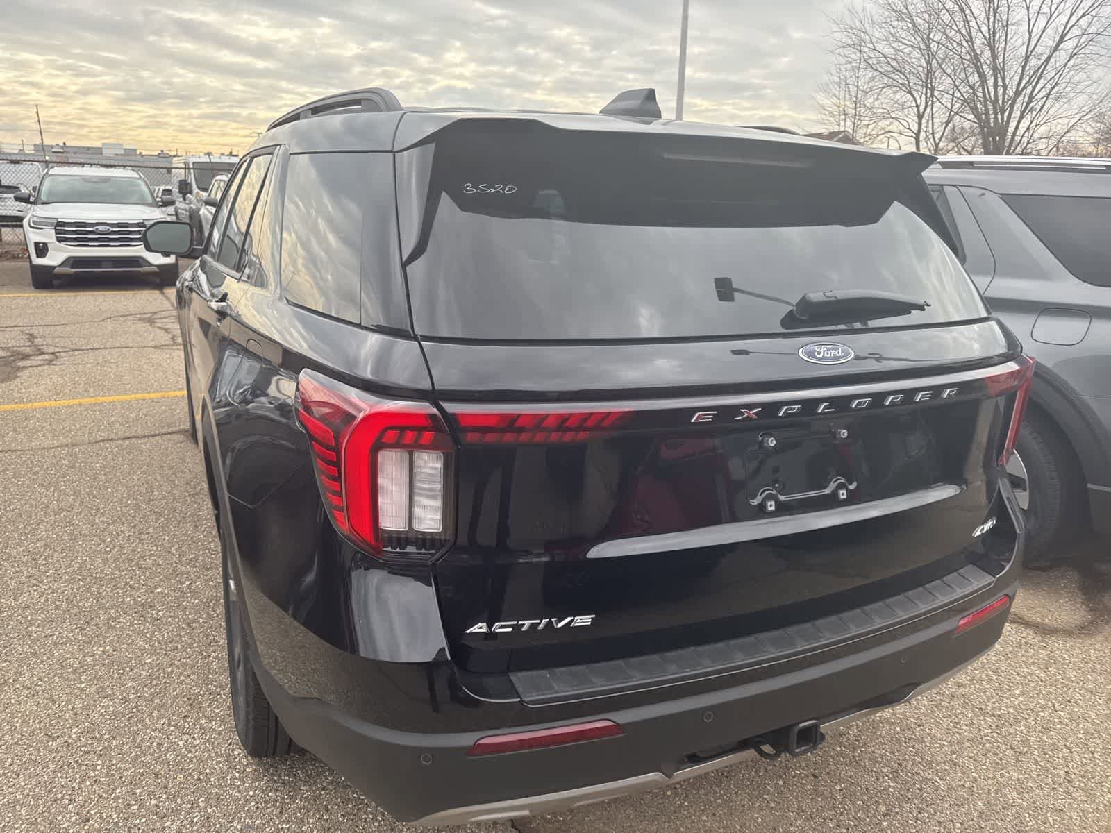 New 2026 Ford Explorer Active w/ Active Comfort Package AWD/4WD image 7