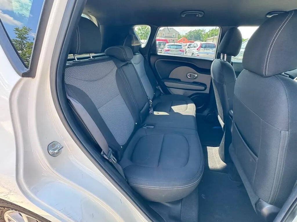 Used 2017 Kia Soul + FWD image 14