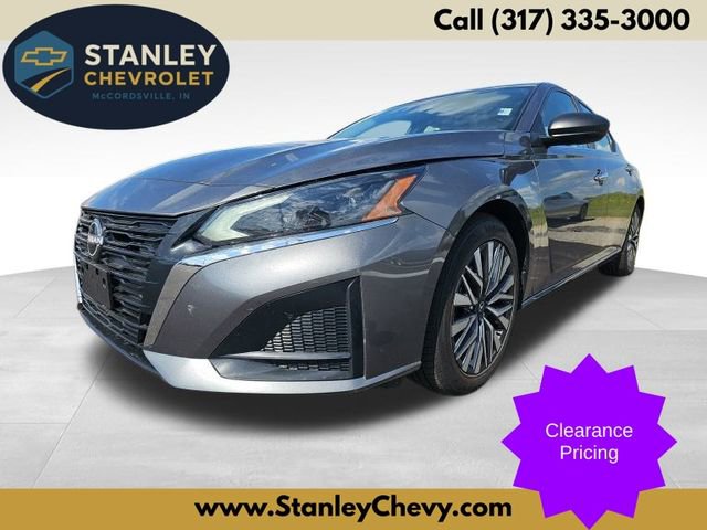 Used 2024 Nissan Altima 2.5 SV image 1