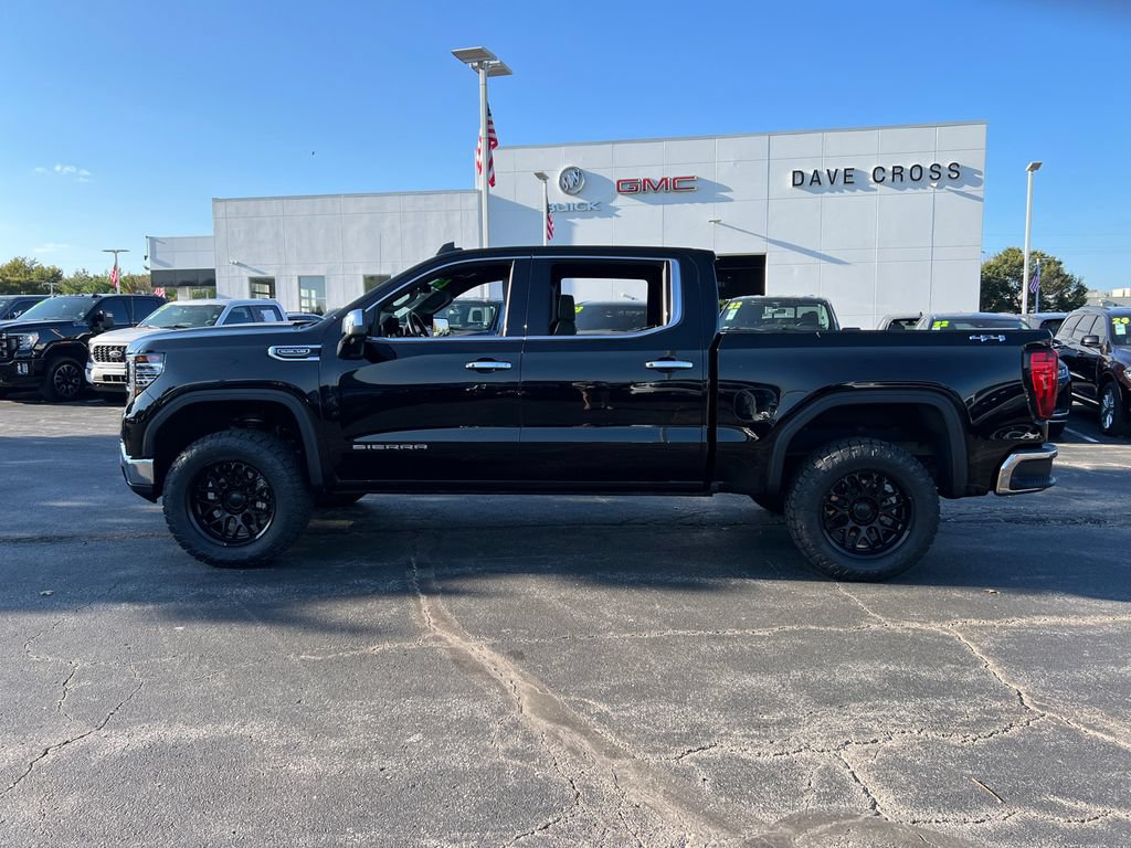 Used 2025 GMC Sierra 1500 SLT AWD/4WD image 11