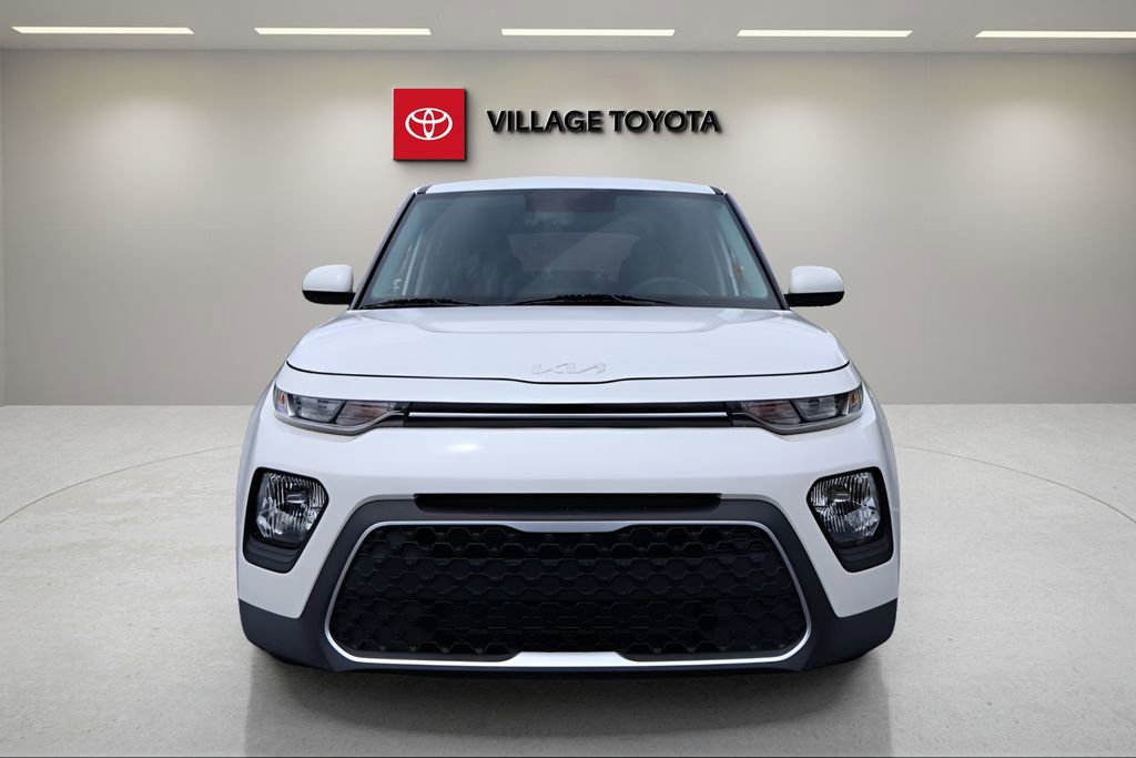 Used 2022 Kia Soul LX image 9