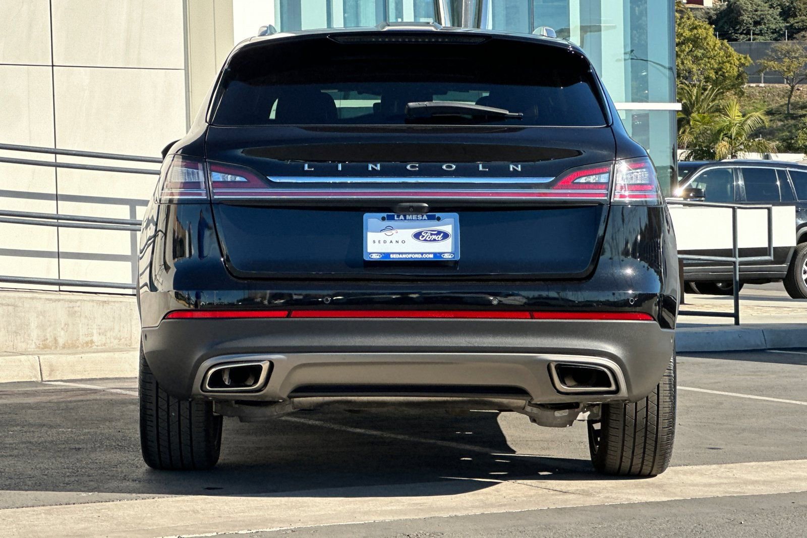 Used 2023 Lincoln Nautilus Reserve w/ Equipment Group 202A image 4