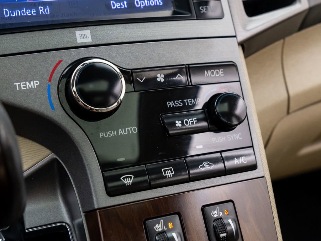 Used 2013 Toyota Venza XLE image 26