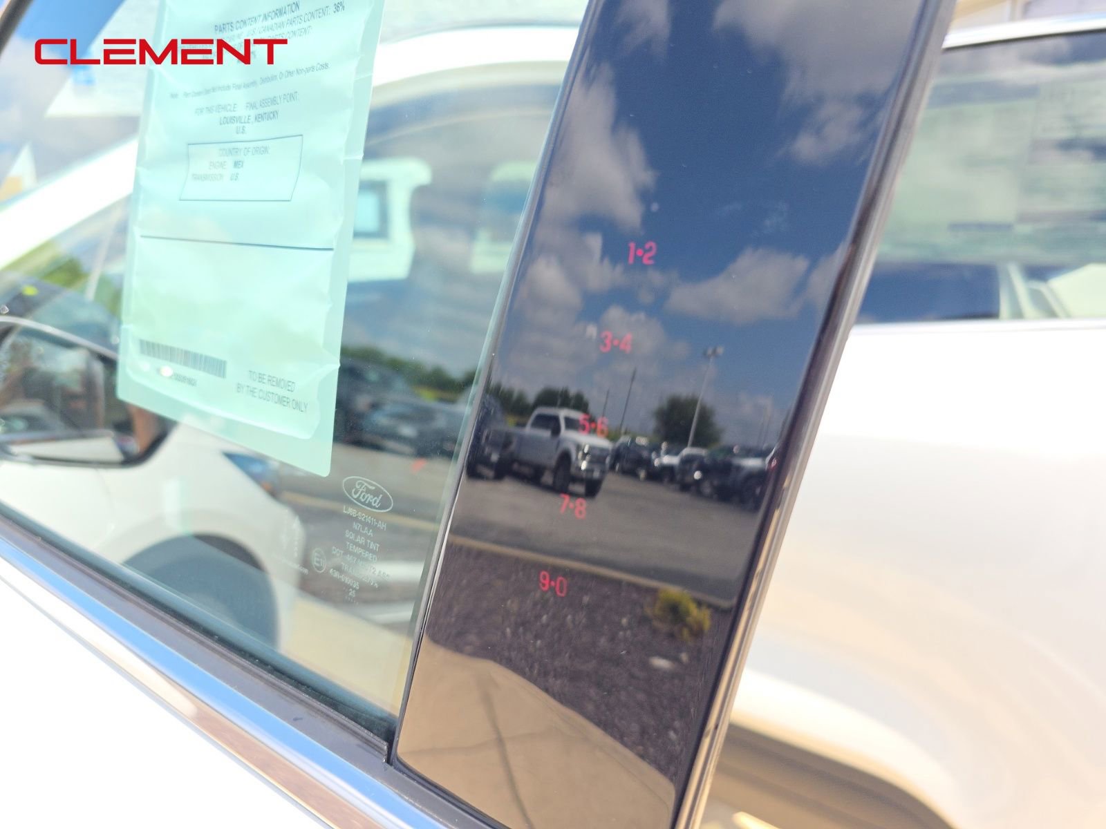 New 2025 Ford Escape SE w/ PHEV Premium Package image 10