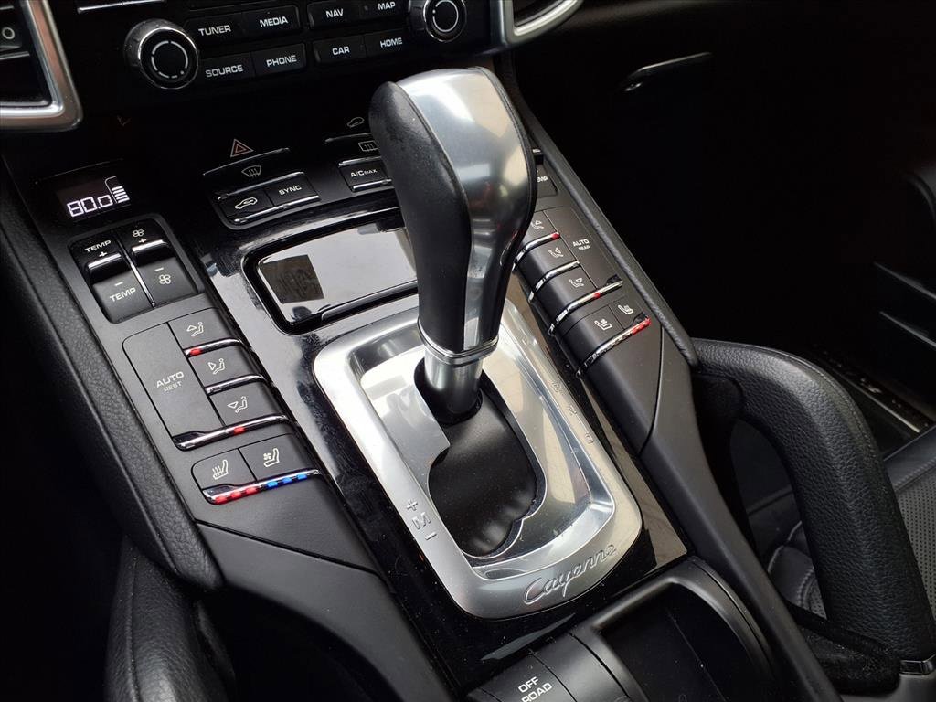 Used 2017 Porsche Cayenne Platinum Edition image 14