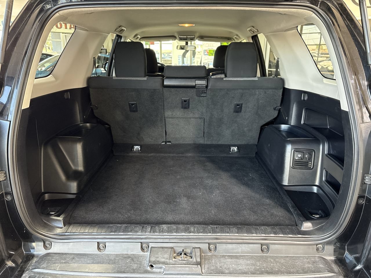 Used 2016 Toyota 4Runner SR5 AWD/4WD image 23