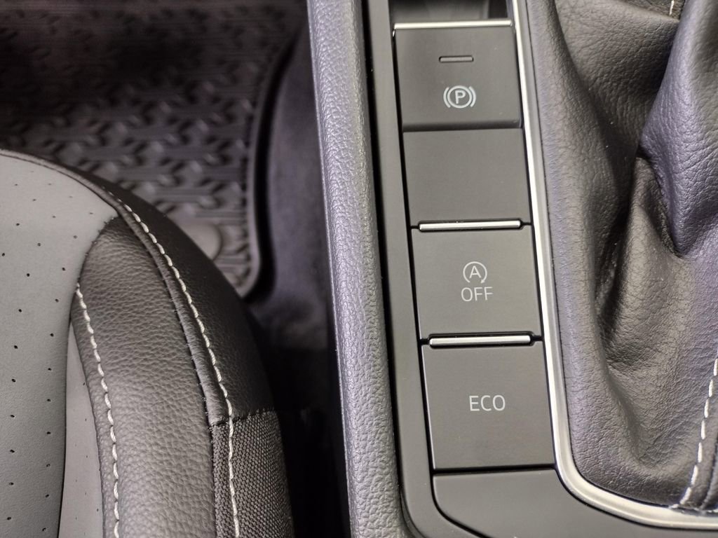 New 2026 Volkswagen Jetta SE FWD image 30