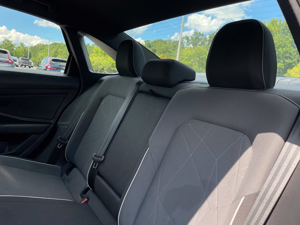 Used 2025 Volkswagen Jetta Sport FWD image 38
