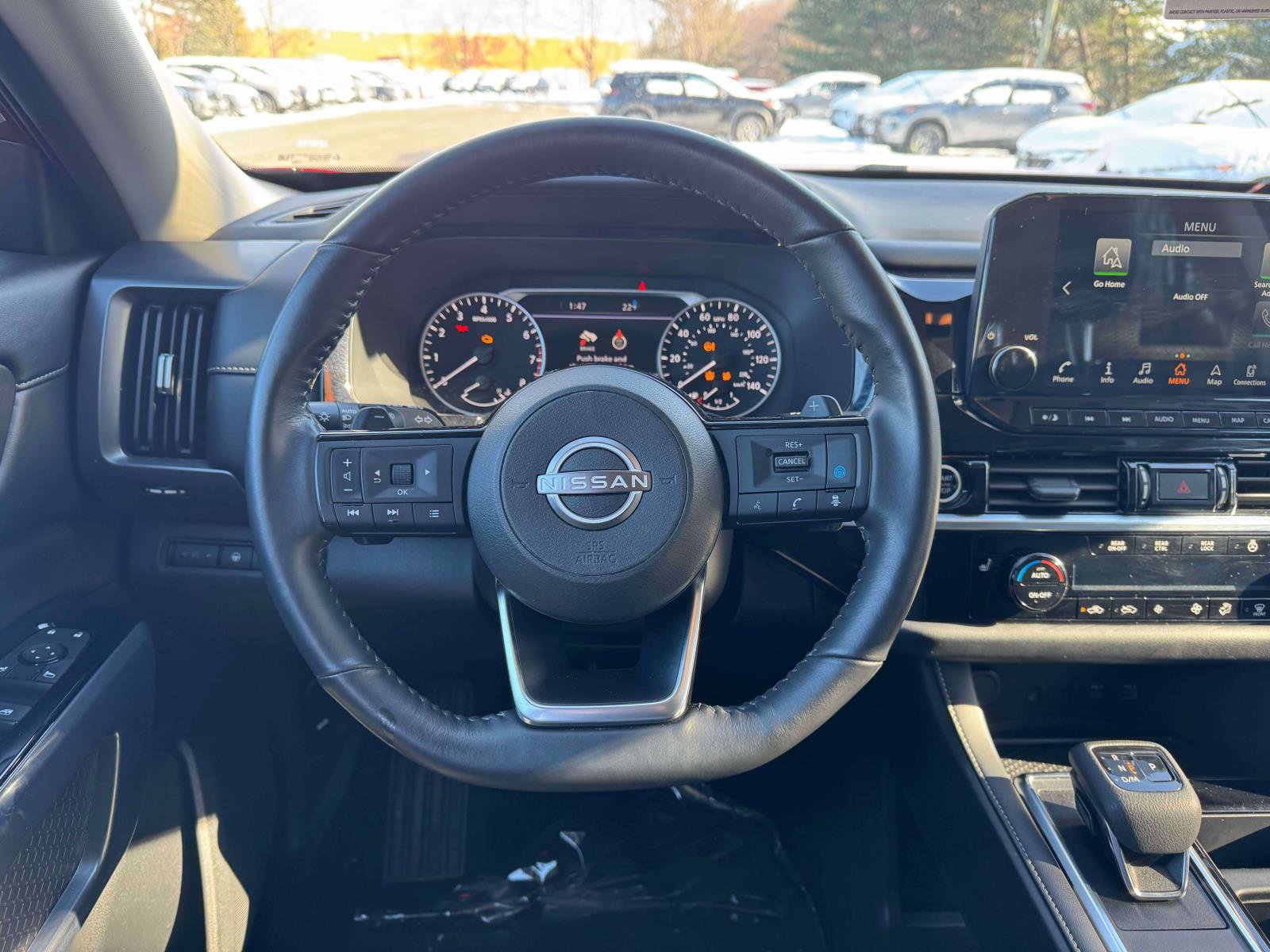 Used 2023 Nissan Pathfinder SL w/ Black Appearance Package AWD/4WD image 11