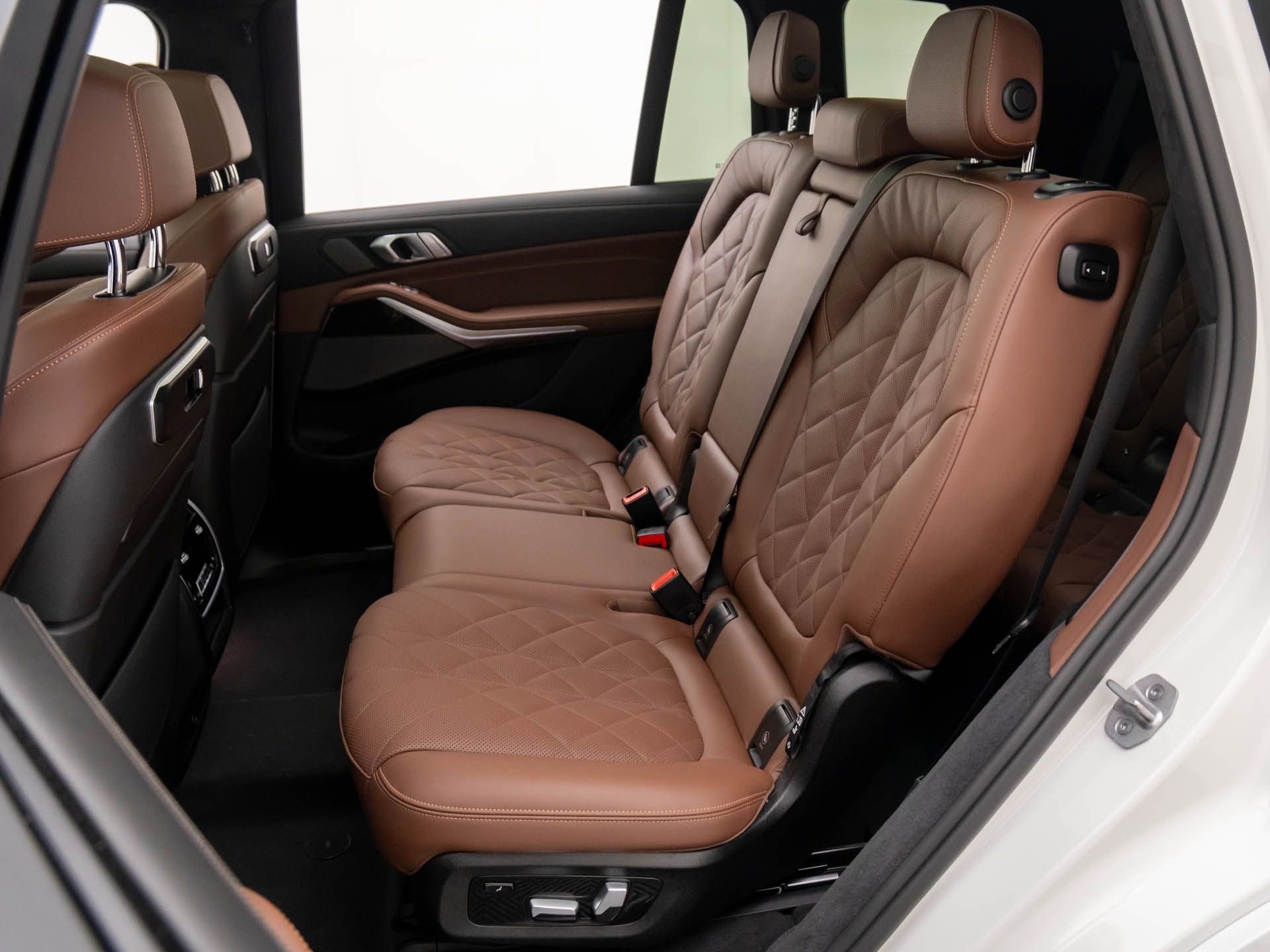 Certified 2025 BMW X7 xDrive40i image 17