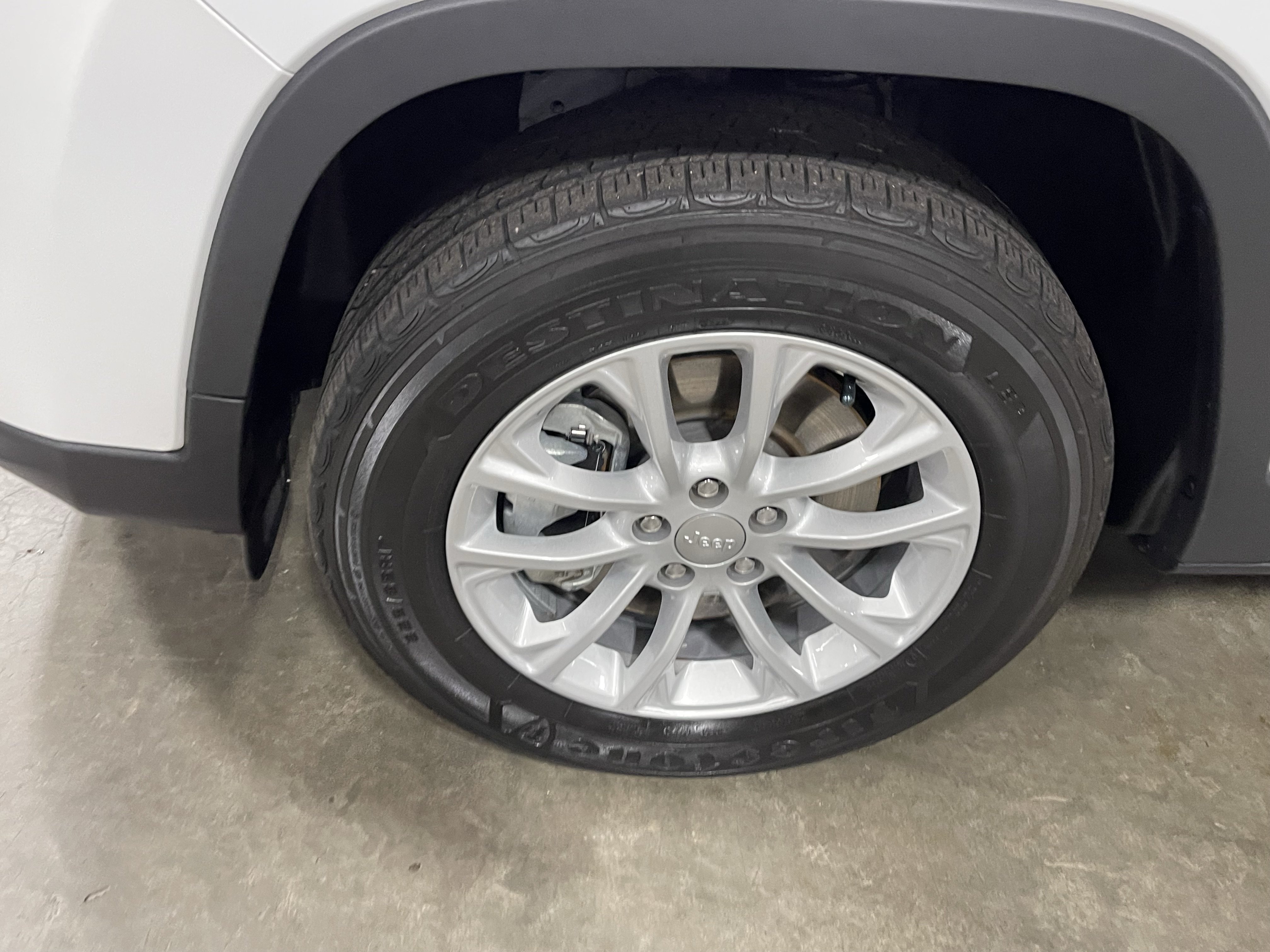 Used 2022 Jeep Cherokee Latitude Lux AWD/4WD image 9