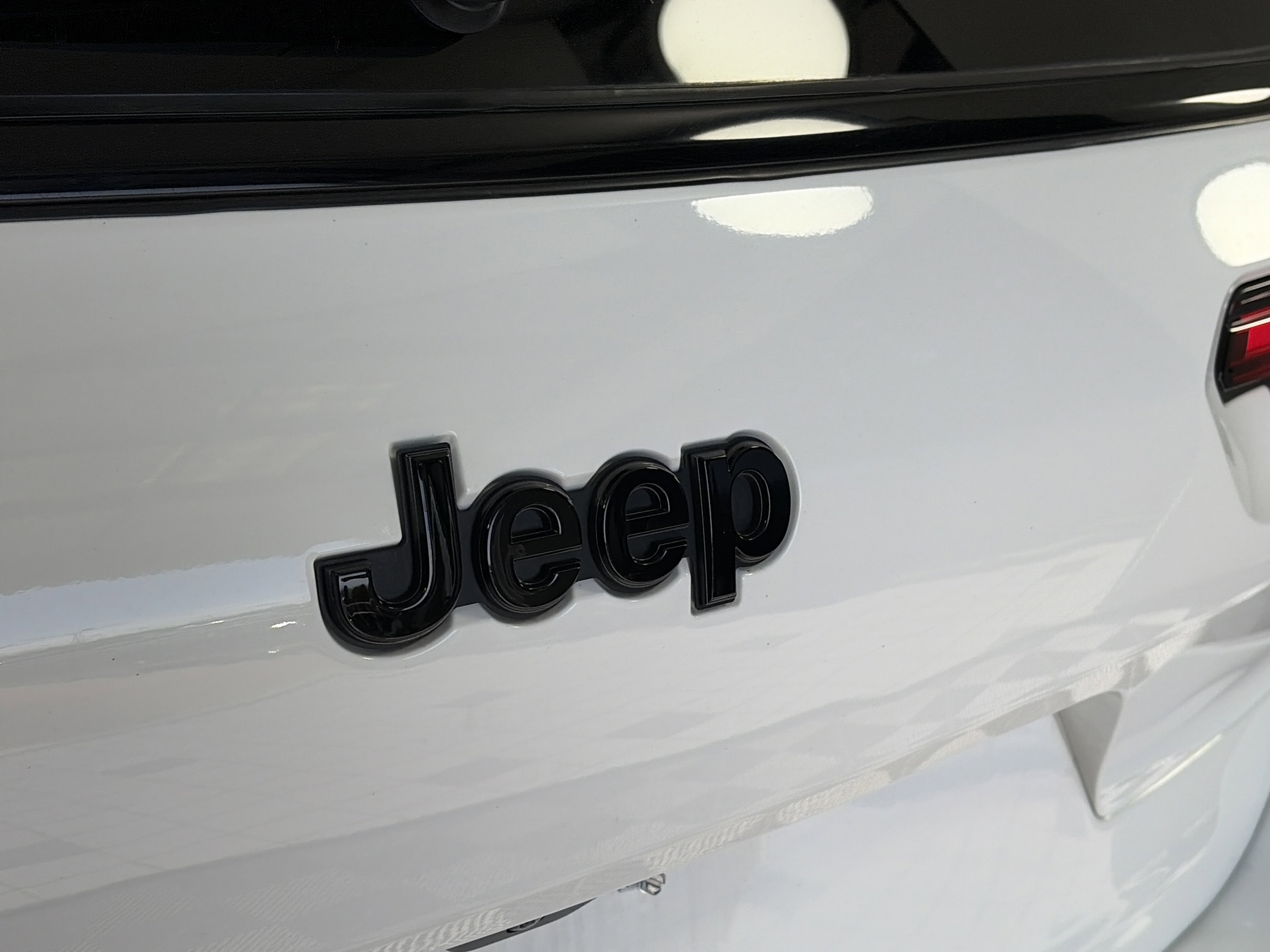 Used 2023 Jeep Grand Cherokee L Laredo image 18