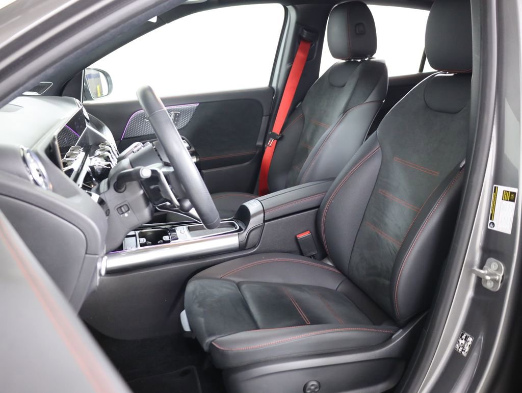 Used 2025 Mercedes-Benz GLA 35 AMG 4MATIC image 33