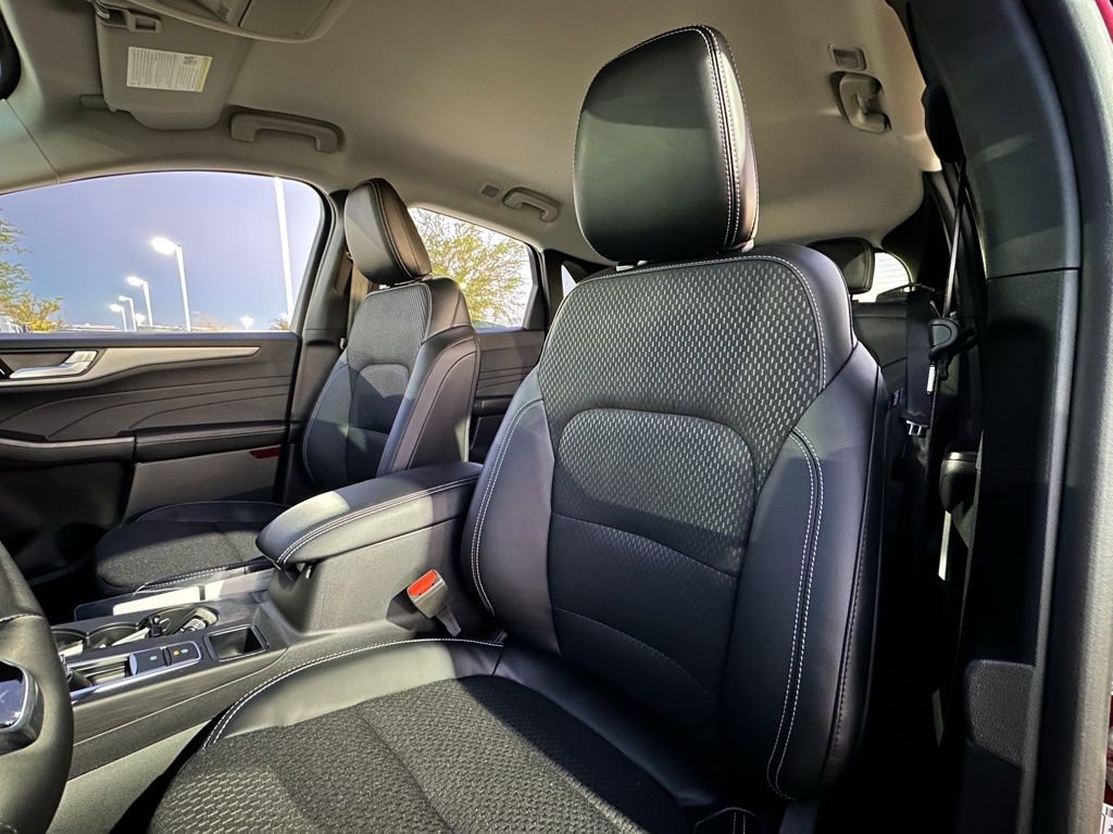 New 2026 Ford Escape SE image 52
