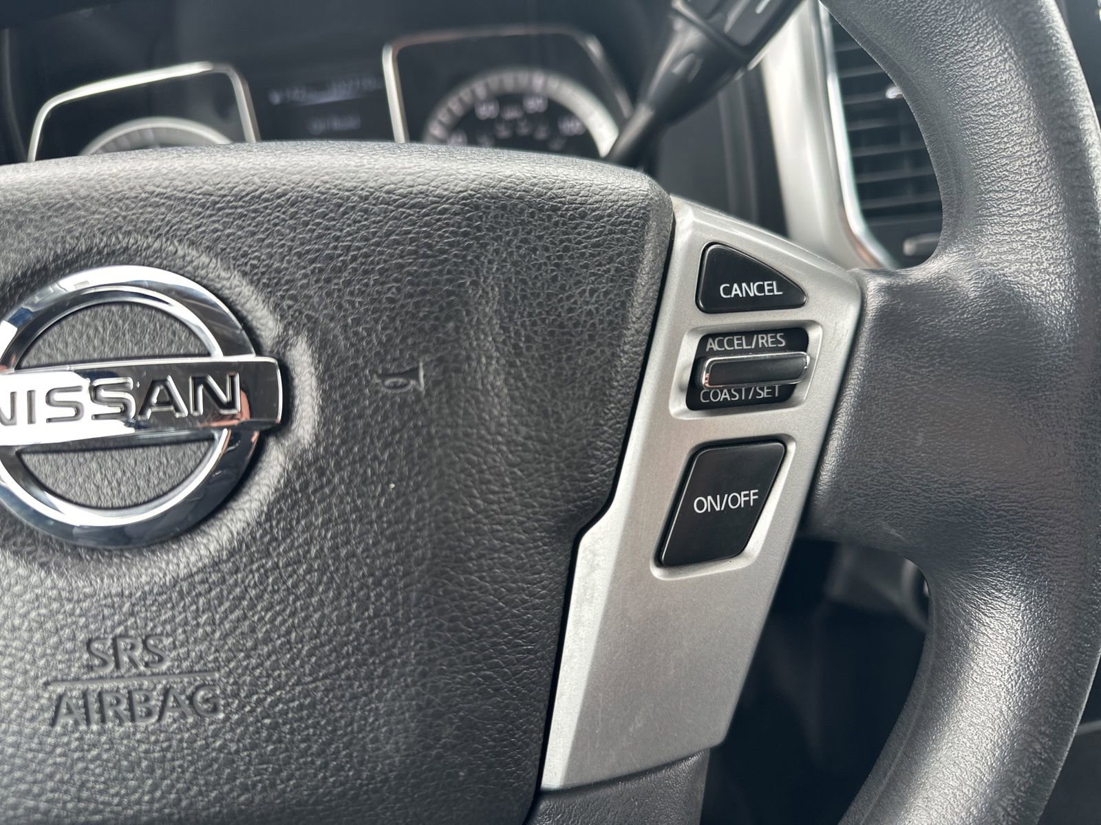Used 2017 Nissan Titan SV AWD/4WD image 47