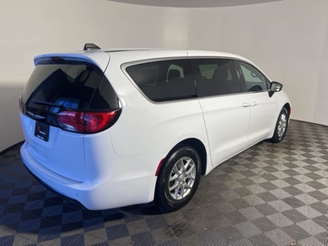 New 2026 Chrysler Voyager LX FWD image 9