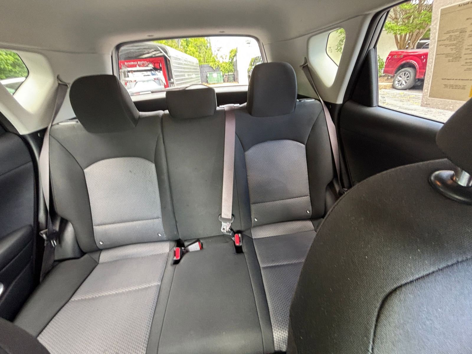 Used 2025 Kia Soul LX w/ LX Technology Package FWD image 32