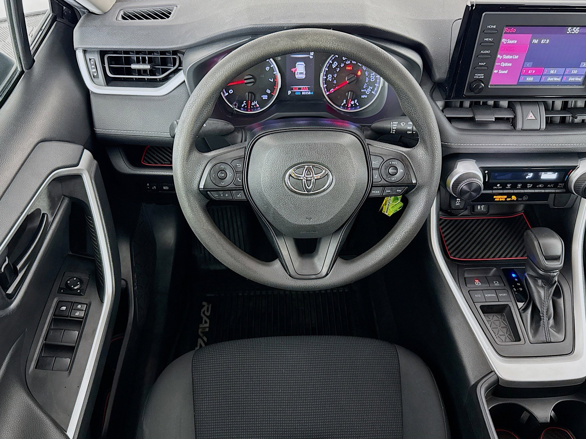 Used 2019 Toyota RAV4 LE FWD image 16