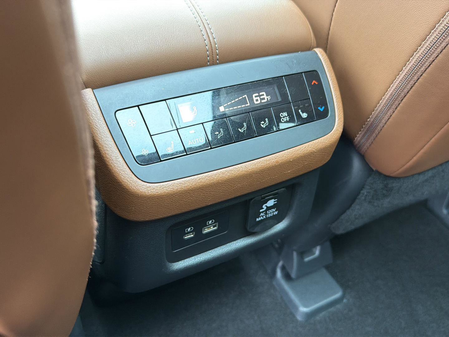 Used 2025 Nissan Pathfinder Platinum FWD image 12