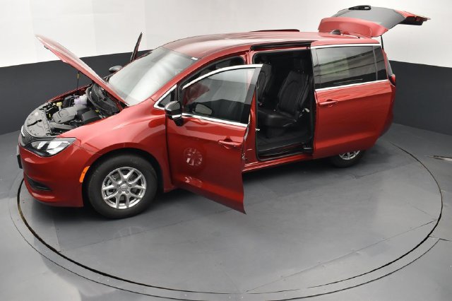 New 2026 Chrysler Voyager LX FWD image 27