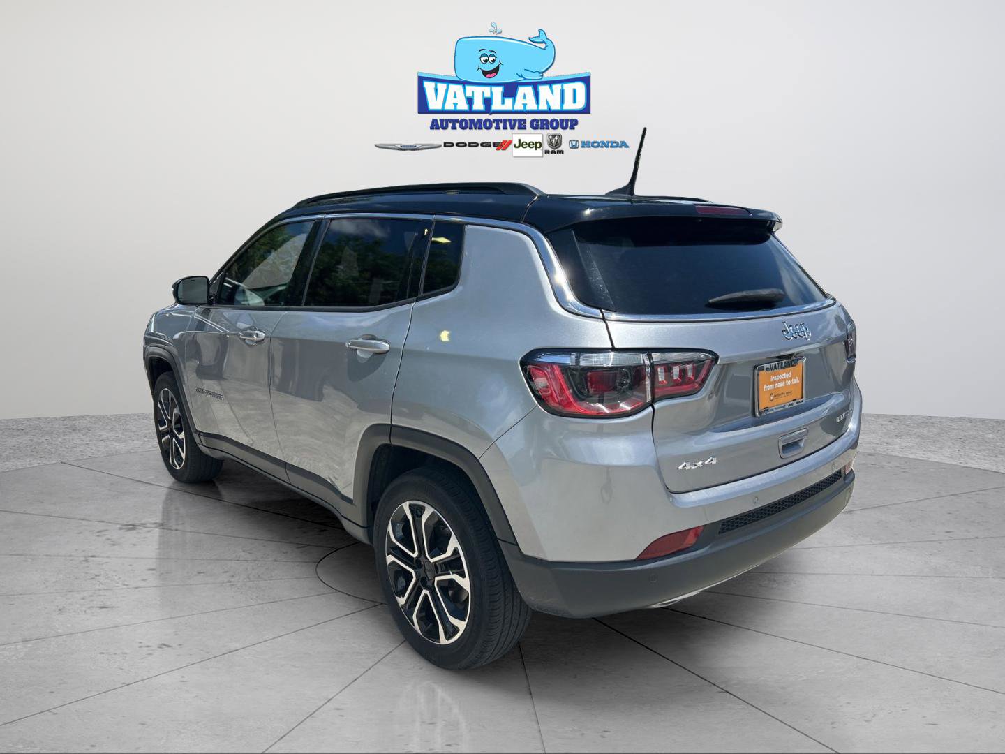 Used 2023 Jeep Compass Limited AWD/4WD image 3