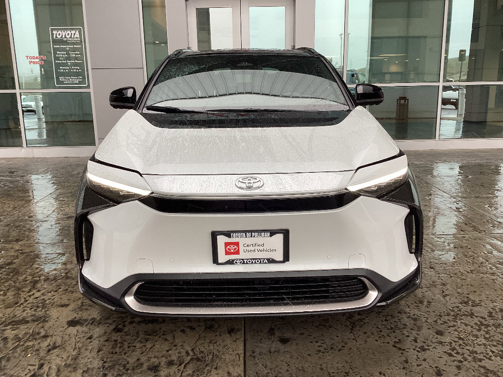 Used 2023 Toyota bZ4X Limited image 3